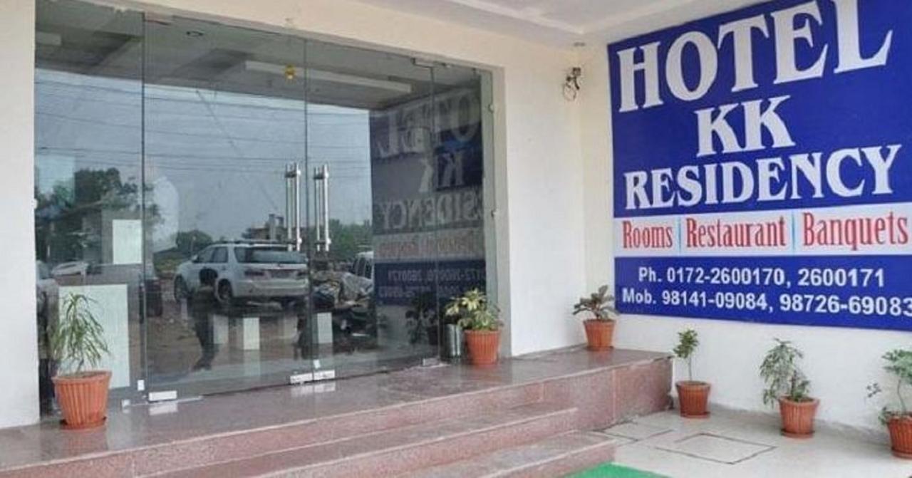Hotel Kk Residency Chandīgarh Esterno foto