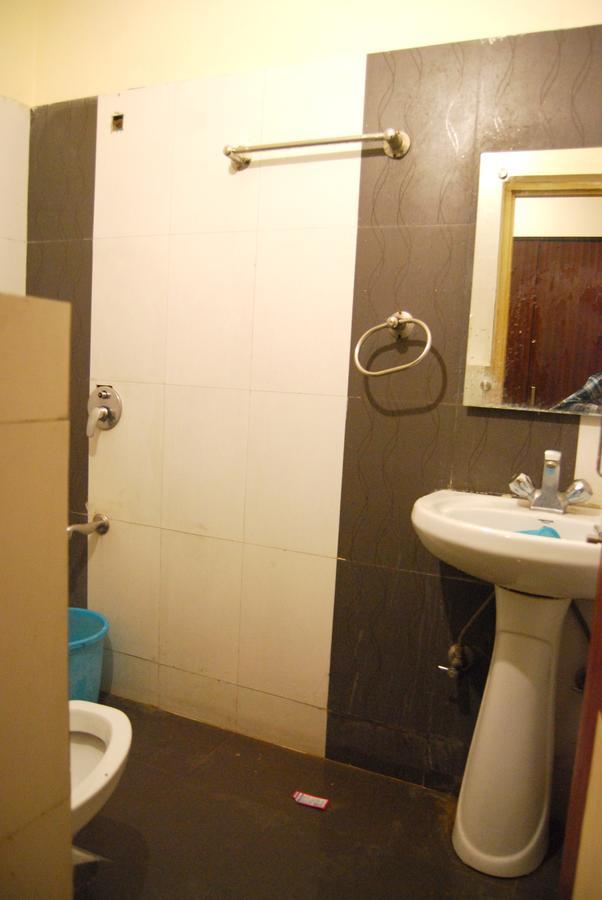 Hotel Kk Residency Chandīgarh Esterno foto