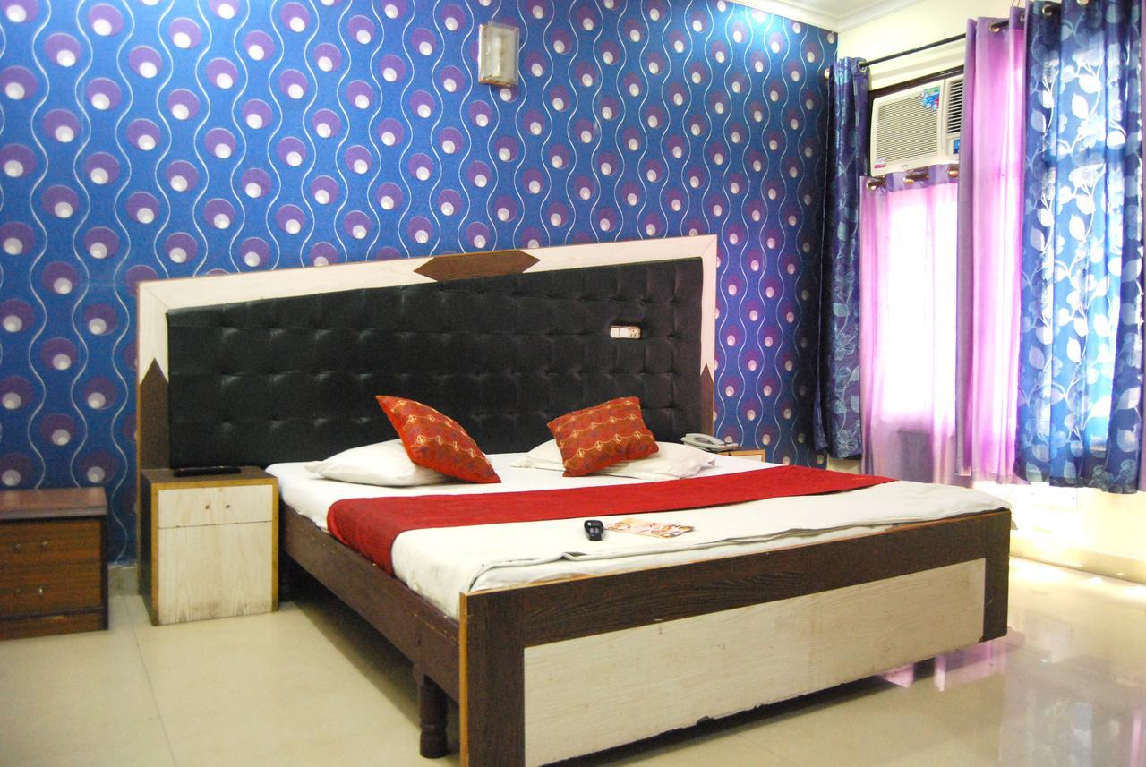 Hotel Kk Residency Chandīgarh Esterno foto